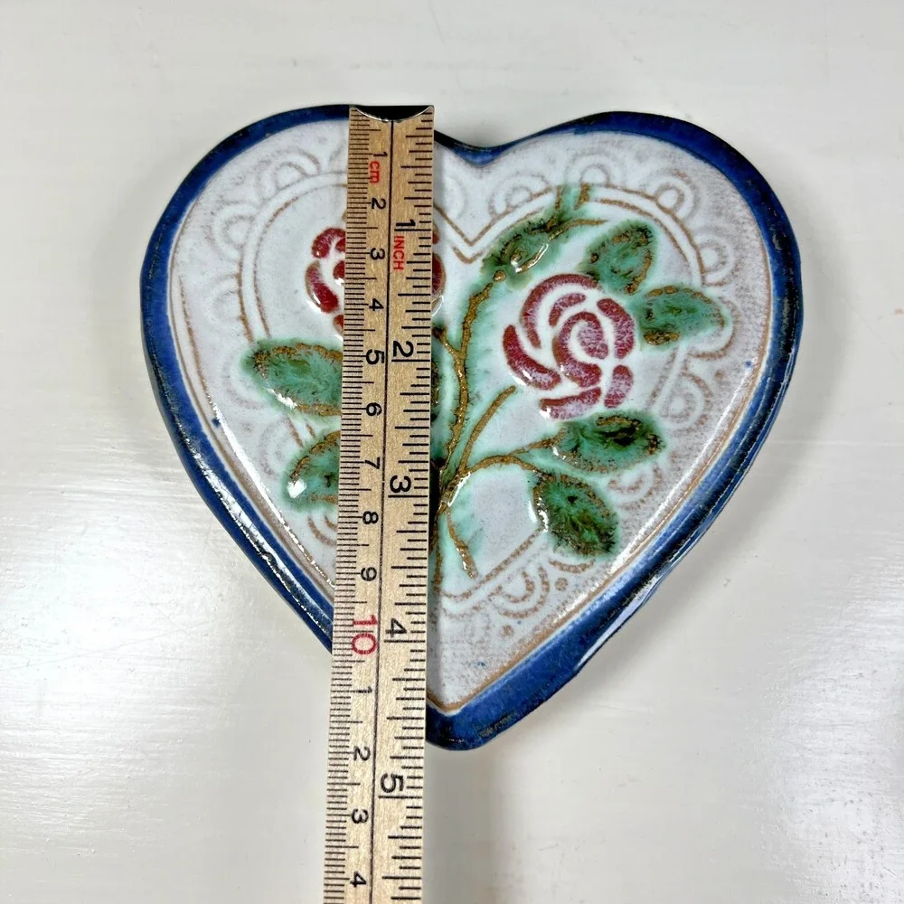 Sunrise Studio San Antonio TX Heart Art Pottery Wall Pocket Red Roses